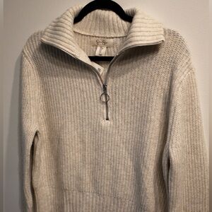 Women’s Jessica Simpson NWT Cream Sweater. Size medium